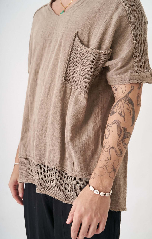 Dune Limited Top - Erkek, %100 organik keten-pamuk kumaş, asimetrik düğme detaylı, rahat oversized kesim.